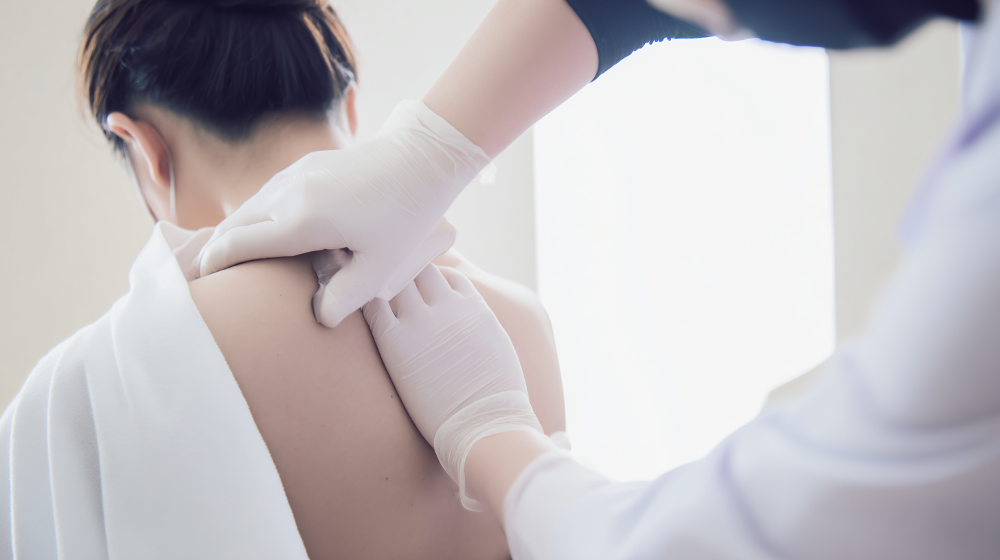 도수·근막 치료 - 기능신경을 활용한 도수 및 뇌 자극 치료. 말초신경 자극을 통한 뇌신경 활성화로 인체의 전반적인 변화를 이끌어냅니다.